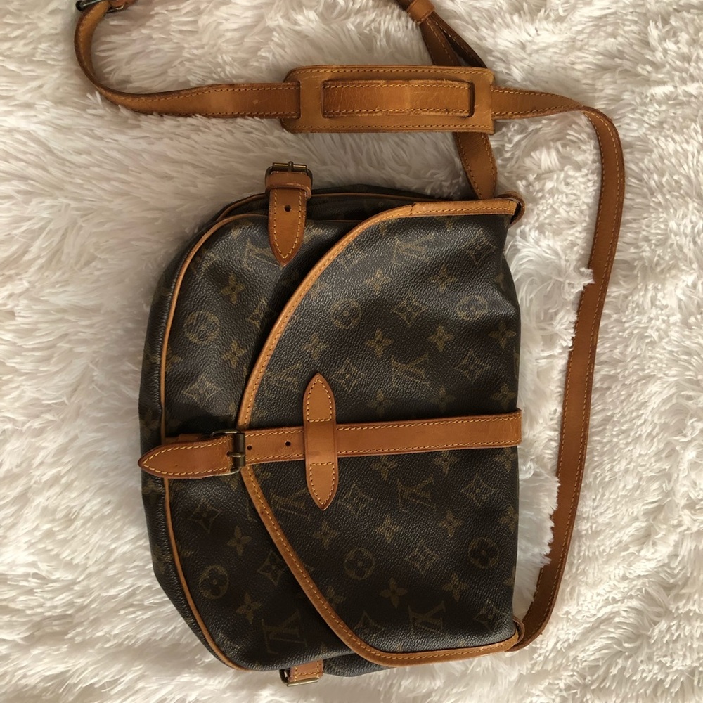 Louis Vuitton Saumur 30